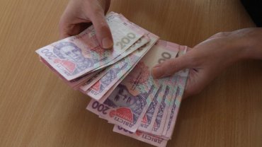 Сколько зарабатывают украинцы и за счет чего вырастут их зарплаты до конца года