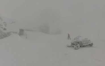 Карапаты завалило снегом: ГСЧС предупреждает об возможном сходе лавин