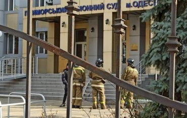 Обвиняемый с гранатой взял одесских судей в заложники