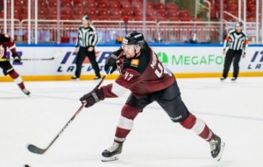 Канадского хоккеиста выгнали из КХЛ за кражу клюшки