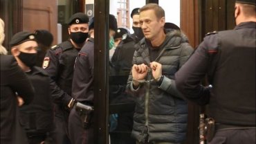 МИД РФ: из-за Навального Запад пытается сдерживать Россию