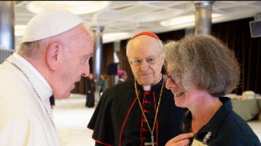 Папа римский впервые назначил женщину в Синод епископов