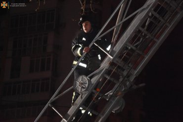 В Одесской многоэтажке вспыхнул пожар: эвакуировали 40 человек