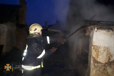 На Днепропетровщине при пожаре дома заживо сгорели две женщины