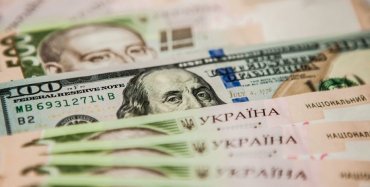 Гривна и рубль резко укрепились после заявления Минобороны РФ