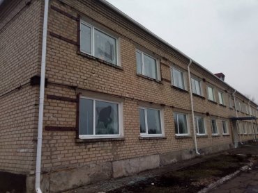 На Донбассе оккупанты обстреляли лицей: дети прятались в подвале