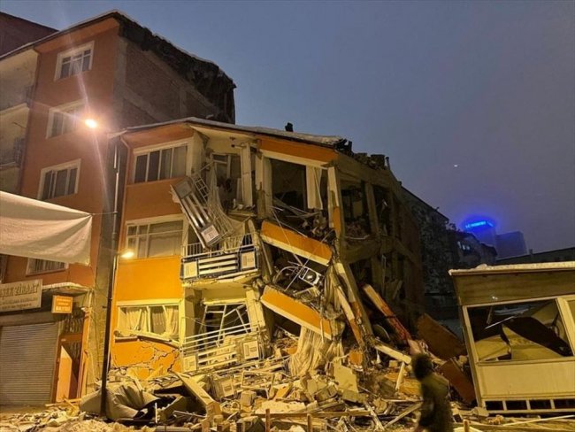 Потужний землетрус у Туреччині та Сирії: багато загиблих