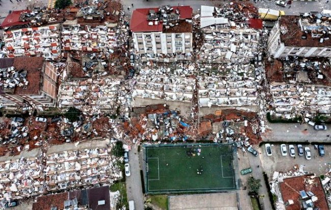 Кількість загиблих через землетруси у Туреччині та Сирії досягла майже 8 тисяч