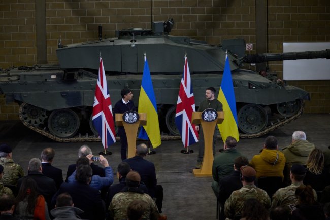 Велика Британія погодила постачання Україні далекобійної зброї