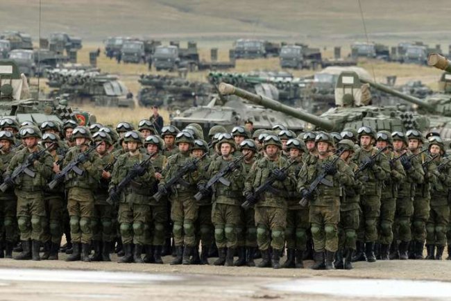 Сотни тысяч военных, тысячи танков и бронемашин, сотни истребителей: Россия готова к новому наступлению
