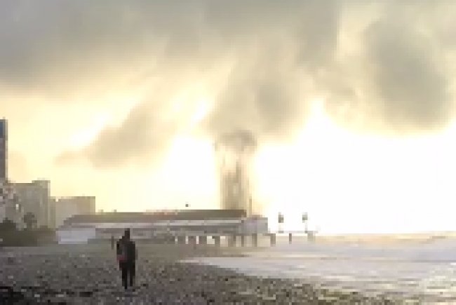 На пляже в грузинском Батуми взорвалась морская мина. Видео