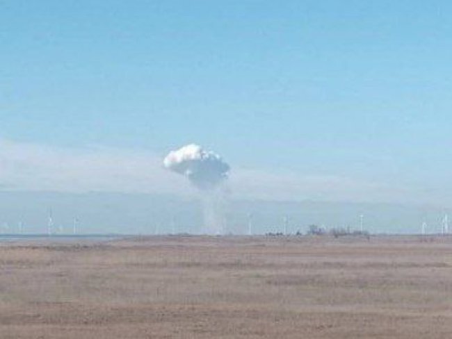 У Криму біля військової частини в Армянську пролунали потужні вибухи