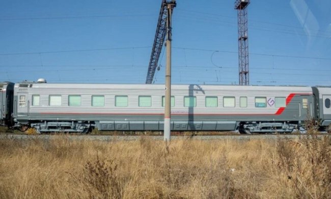 Из-за бронепоезда Путина остановили движение на Московско-Тверской железной дороге