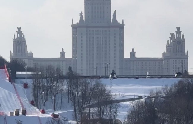 В Москве напротив Лужников появилась установка ПВО