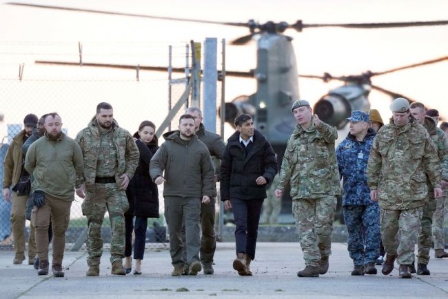 Франция, Германия и Великобритания предлагают Украине оборонный пакт