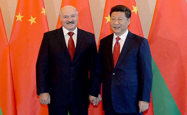 Лукашенко на кілька днів відлетить до Китаю: що там робитиме