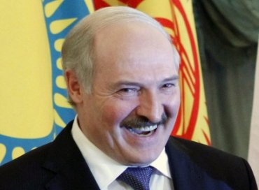 Штраф за роскошь: Лукашенко запретил госчиновникам покупать авто дороже 25 тыс. евро