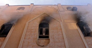 В Бенгази сожжена коптская церковь