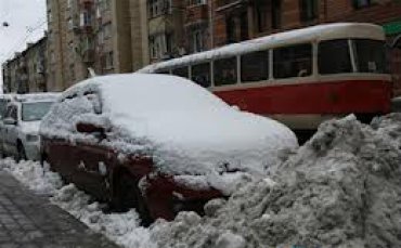 В Киеве объявлен режим чрезвычайной ситуации. Янукович лично приказал убрать снег
