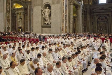 Папа Франциск призвал священников не превращать Церковь в общину «менеджеров»