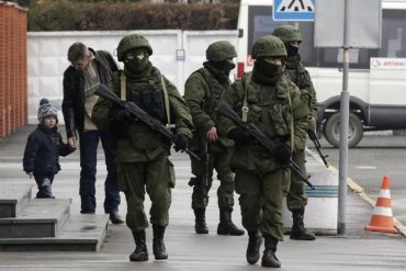 МВД Украины заявила, что ни один военный городок в Крыму не сдан военным РФ