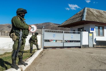 «Самооборона» Крыма начала рыть окопы