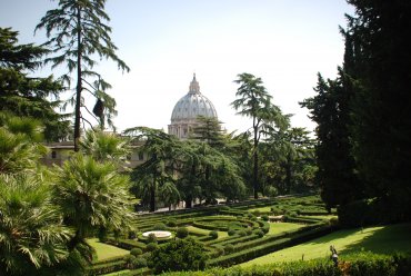 Папа Франциск открыл сады Папской летней резиденции для туристов