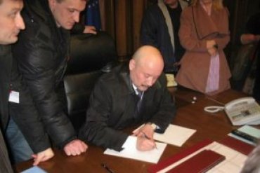 Губернатор Луганской области передумал уходить в отставку
