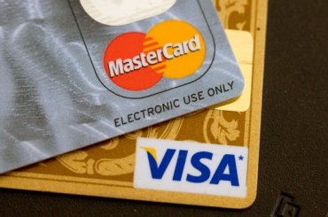 VISA и MasterCard перестали оказывать услуги клиентам банка «Россия»