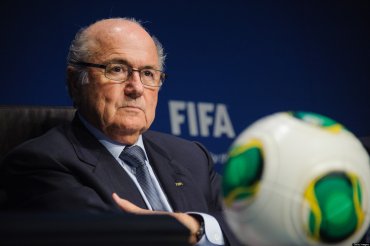 Президент ФИФА пригрозил России санкциями за расизм