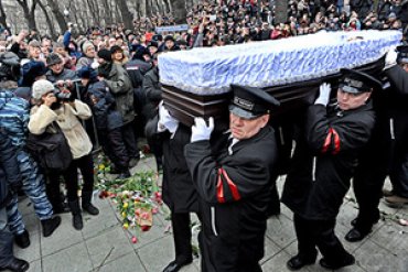 Немцова похоронили на Троекуровском кладбище в Москве