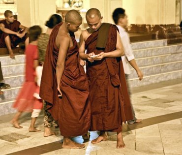 Монахи-буддисты в Китае отказались принять iPhone 6 в качестве пожертвования