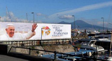 Папа Франциск посетил Неаполь и вновь призвал мафиози покаяться