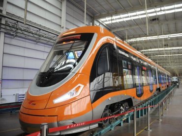 В Китае начал курсировать первый в мире водородный трамвай