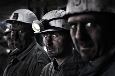 СМИ: Зарплата шахтеров «зашла» в проблемный банк благодаря людям министра Демчишина