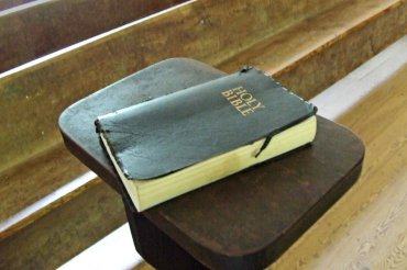 В Англии судья рассказал, какие стихи можно цитировать из Библии
