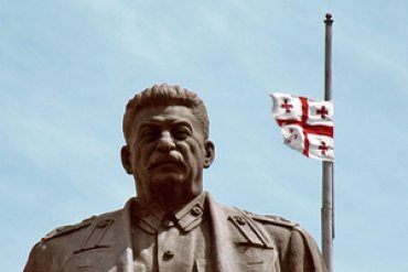 В Гори требуют восстановить памятник Сталину