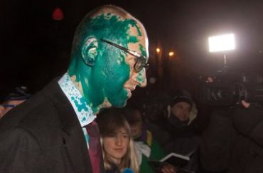 Яценюк запретил чиновникам критиковать правительство
