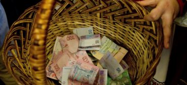​Украинцы стали больше «проедать» свои валютные накопления