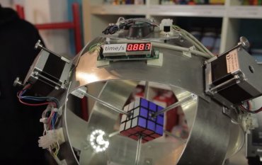 Робот установил мировой рекорд и собрал кубик Рубика за секунду