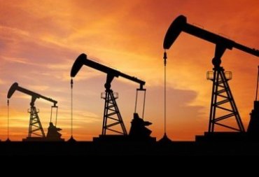 Цены на нефть падают в ожидании данных по запасам в США