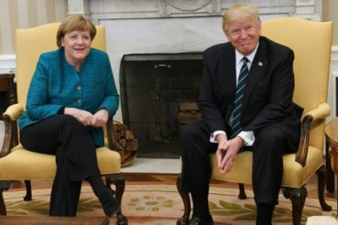 Меркель убедила Трампа поддержать Украину
