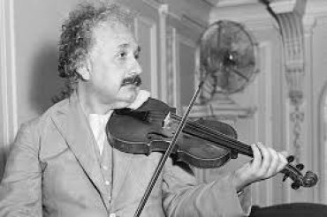 Скрипку Альберта Эйнштейна хотят продать на аукционе за $150 тыс