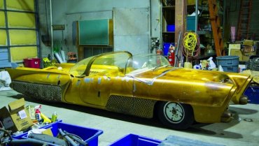 На аукцион выставят самый продвинутый автомобиль 1950-х, покрытый золотом