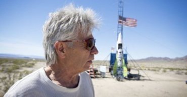 61-летний сторонник плоской Земли совершил полет на самодельной ракете