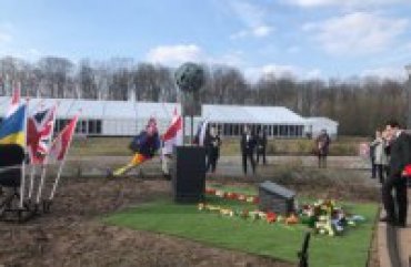 В Нидерландах открыли мемориал памяти жертв катастрофы MH17 на Донбассе