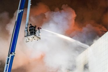 Пожар в кемеровском ТЦ унес уже 48 жизней