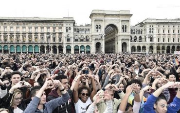 В Италии на марш против расизма вышли около 200 тысяч человек