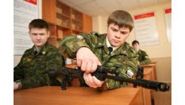 Российский сенатор недоволен, что школьники не умеют бросать гранаты
