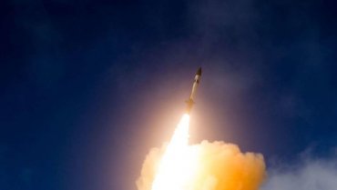 США сбили межконтинентальную ракету